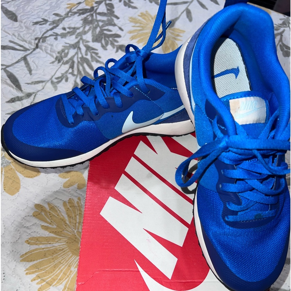 Blue Nike Elite Shinsen Women’s Size 6 1/2